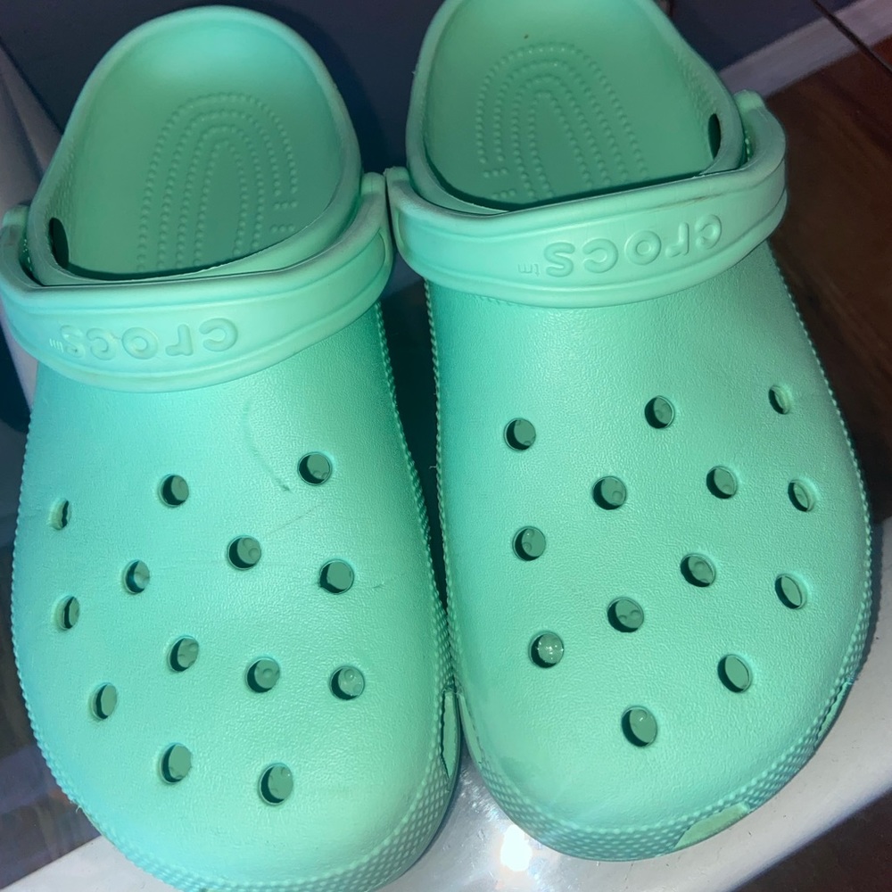 crocs (mint green)